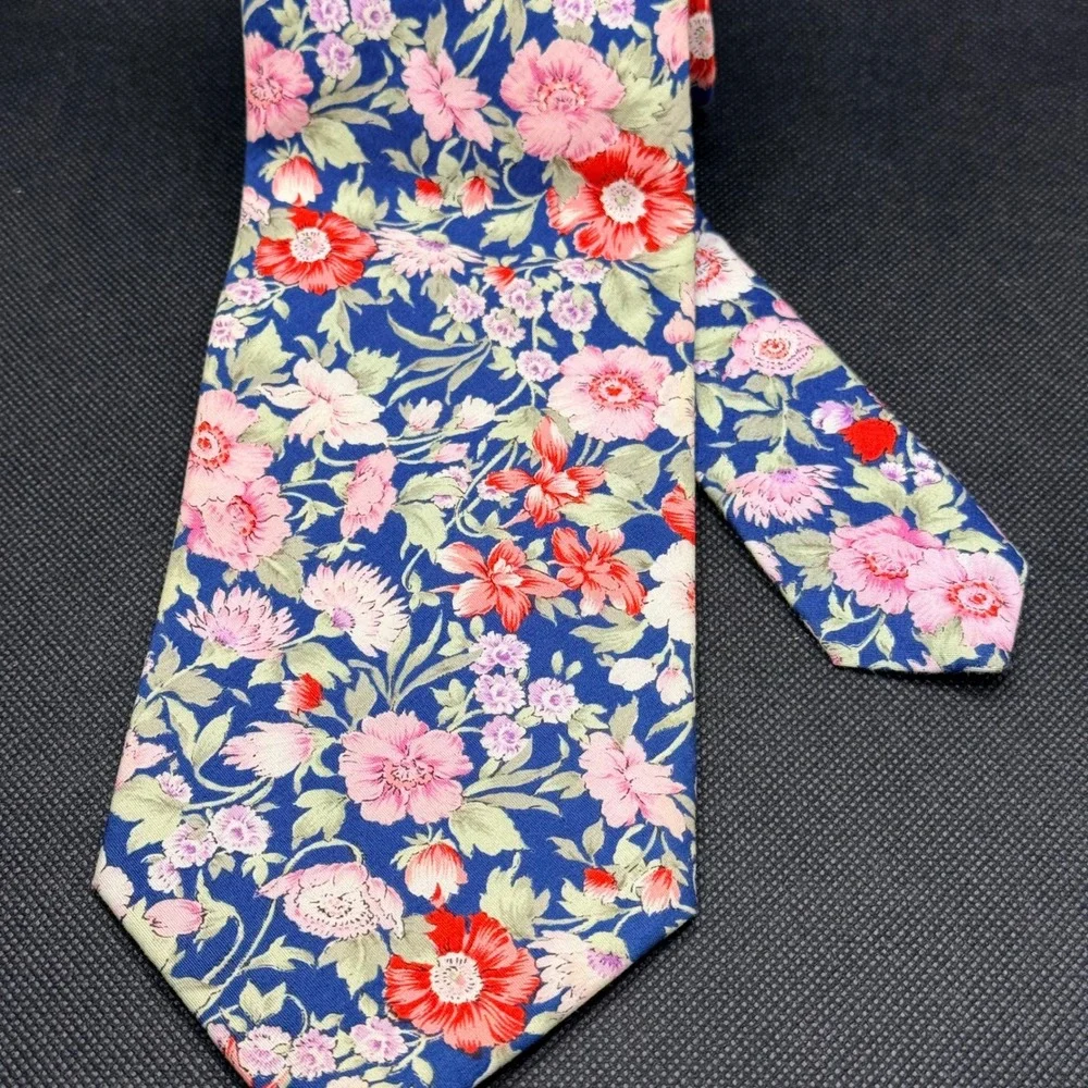 Vintage 1980s Club Fellow Liberty-Style Floral Cotton Tie 4